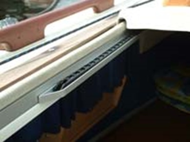 E2 small cable chain in solar system sailing boat