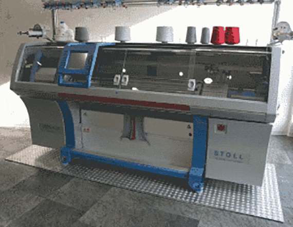Flat knitting machine from Stoll with e-chains