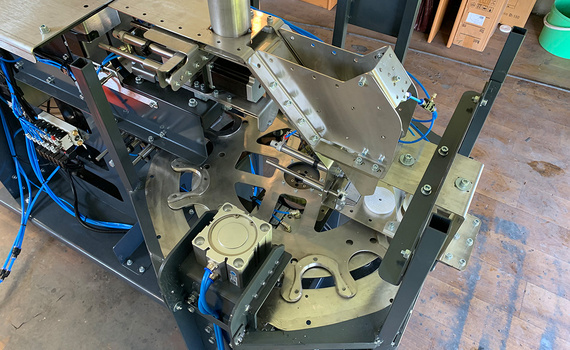 Assembly table with PRT slewing ring bearing