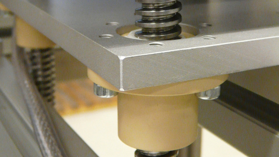 For height and format adjustments, Küppersbusch often uses drylin® lead screws with flange nuts.